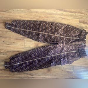 IVY PARK~ADIDAS~Parachute Cargo  pant~Unisex~~Size M~ Worn once~